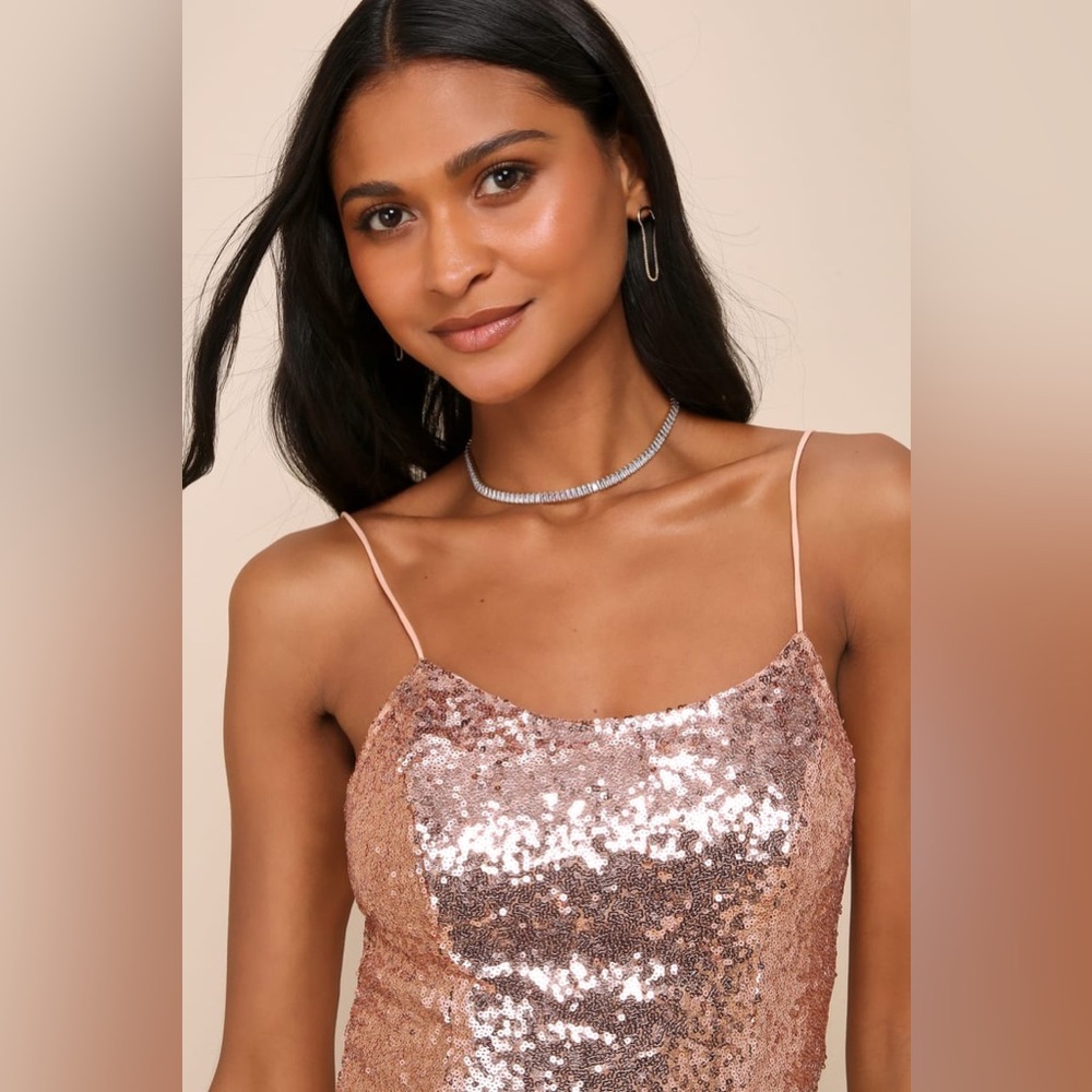 NWT - Rose Gold sequin mini. Size Medium. - Picture 2 of 5